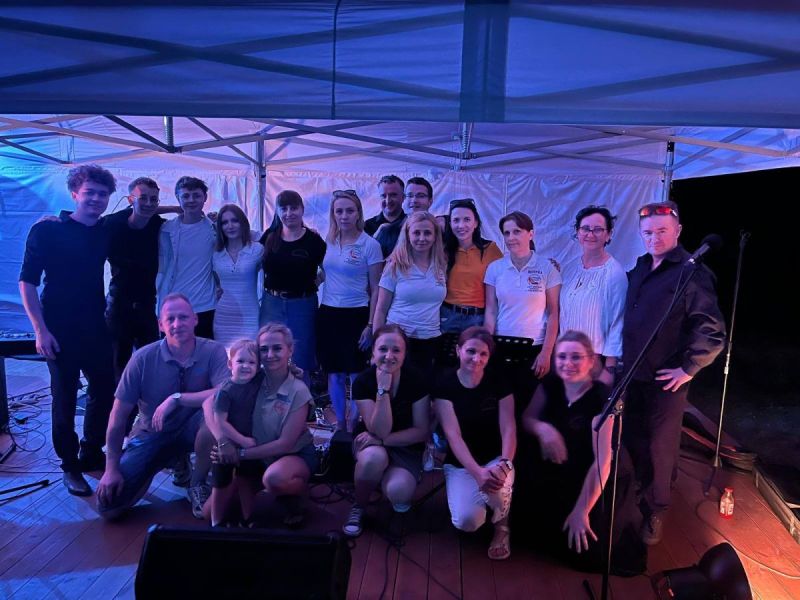 165d53cd-5c07-4930-b2c5-517694309d0b-dluzsza-kraw-1600Q72