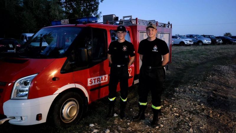 8b2c48d6-7e7b-437a-9250-6cc0fc3a4cc6-dluzsza-kraw-1600Q72