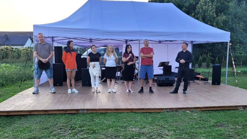 9d03c177-bc1a-4043-9171-67ad51ca92b3-dluzsza-kraw-1600Q72