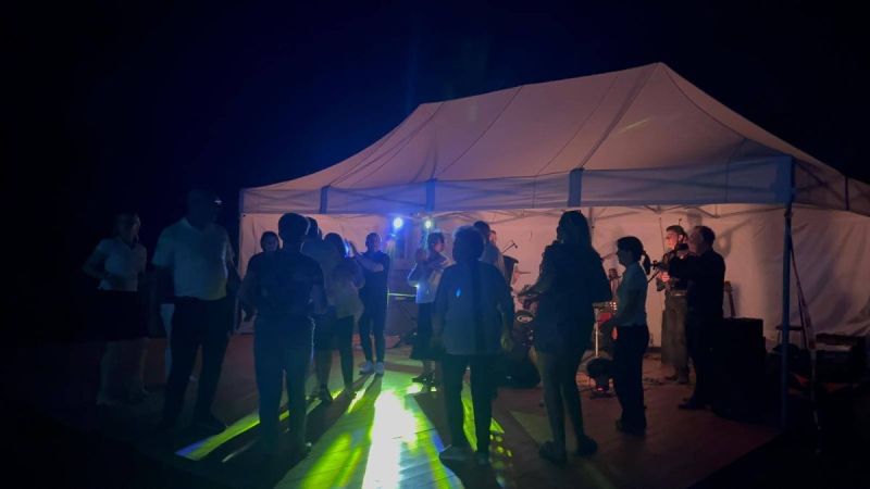 9e5abab2-6725-4919-abcc-37be93da10d0-dluzsza-kraw-1600Q72