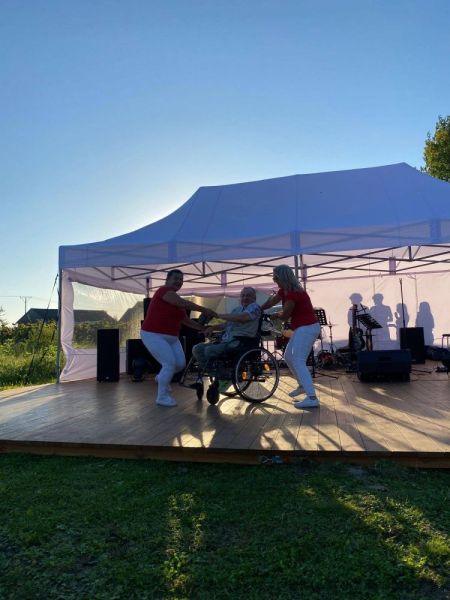 b5c15f7d-64d6-482e-a318-baa339745425-dluzsza-kraw-1600Q72