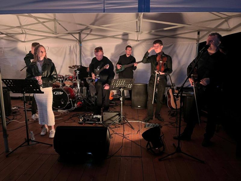 cd86865a-6a0a-48db-aa66-19611eb572f1-dluzsza-kraw-1600Q72