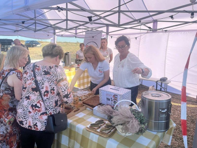 d63085ef-ccce-46cc-be29-3842987d414b-dluzsza-kraw-1600Q72