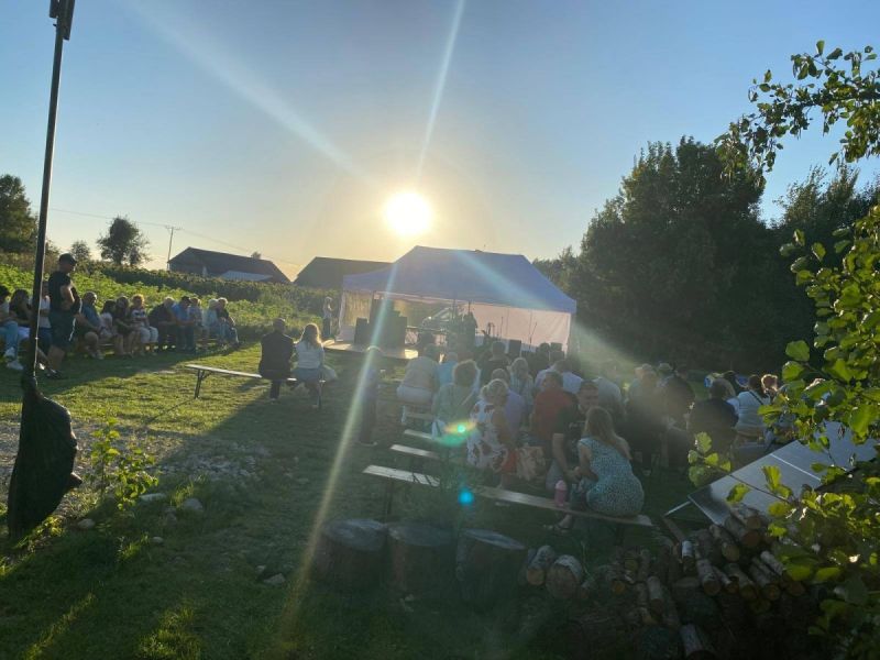 db1cfeae-0f93-4353-b65a-680c8af75b8a-dluzsza-kraw-1600Q72